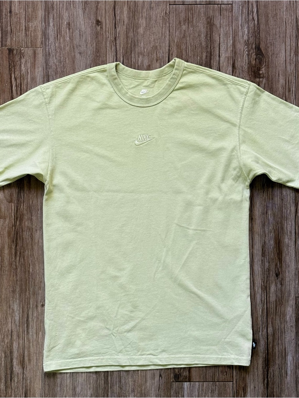 Nike Premium Essentials Men’s Light Green Loose Fit T-Shirt